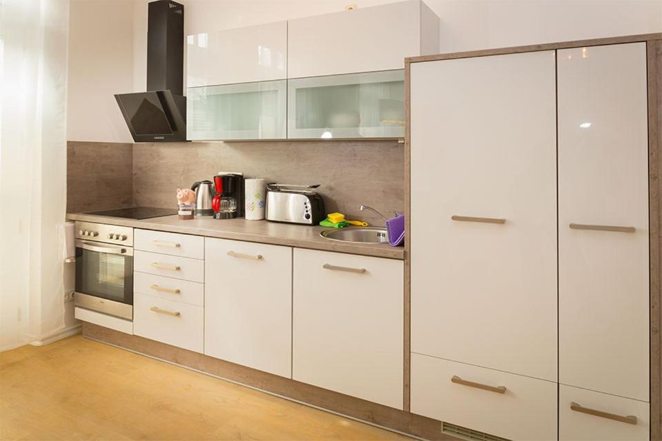 H&H Apartments Im Herzen Der Stadt In Der Lange Strasse Geraeumig Ruhig Mit Kueche Und Esstisch Greifswald Extérieur photo